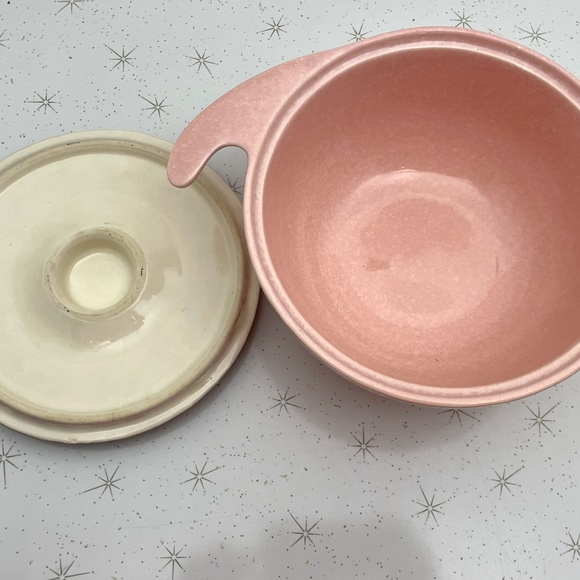 vintage Batter bowl with lid, Shawnee pottery bowl, Kenwood line - Picture 9 of 13